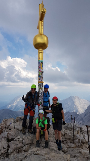 Top of Germany: Die Teilnehmer am Gipfel der Zugspitze
