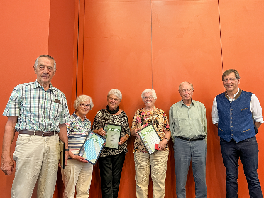 60 Jahre Mitgliedschaft (von links): Josef Sirch, Marianne Träumer, Dagmar Wölfle, Antonie Stadler, Alfred Geistbeck 