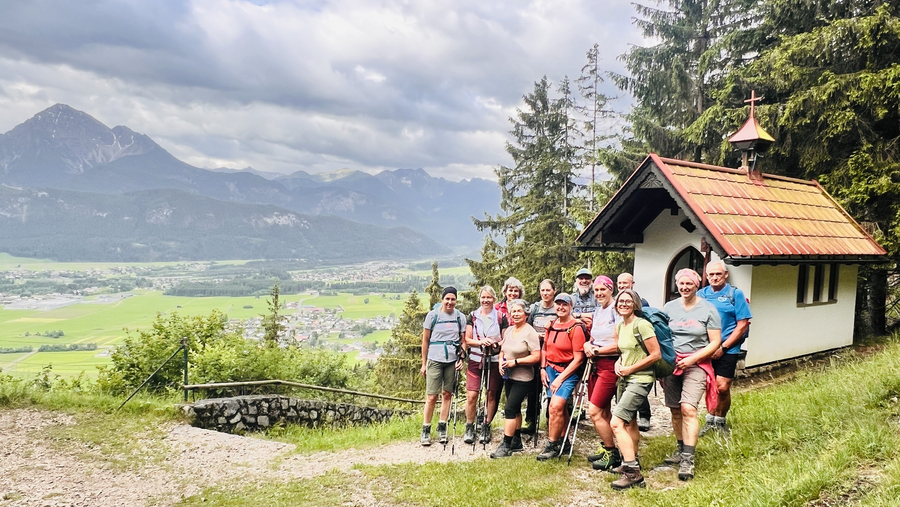 Vor der Costarieskapelle Vor der Costarieskapelle