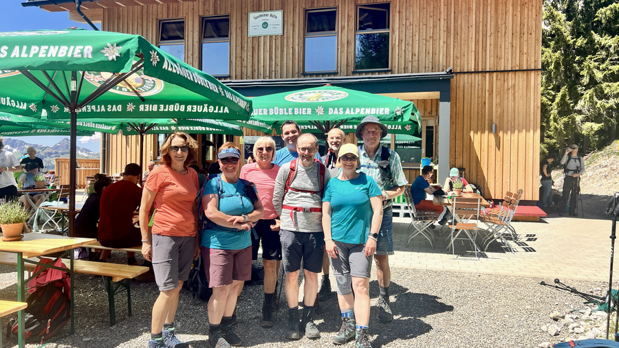Gruppenbild an der Tannheimer Hütte