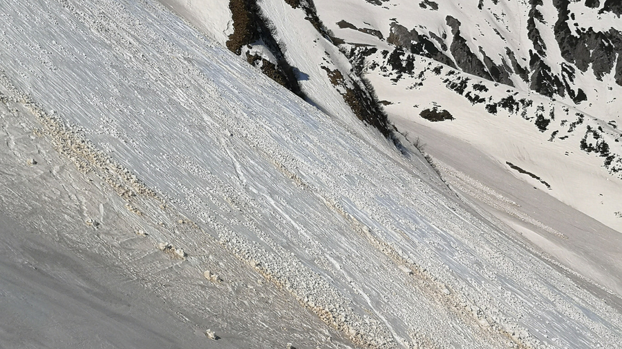 Aufstieg zum Kromsattel und im Hintergrund die Namlose Wetterspitze