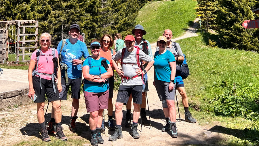 Gruppenbild am Gimpelhaus