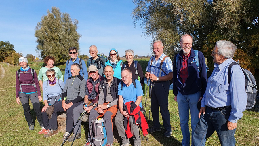 Wandergruppe an der Mindel