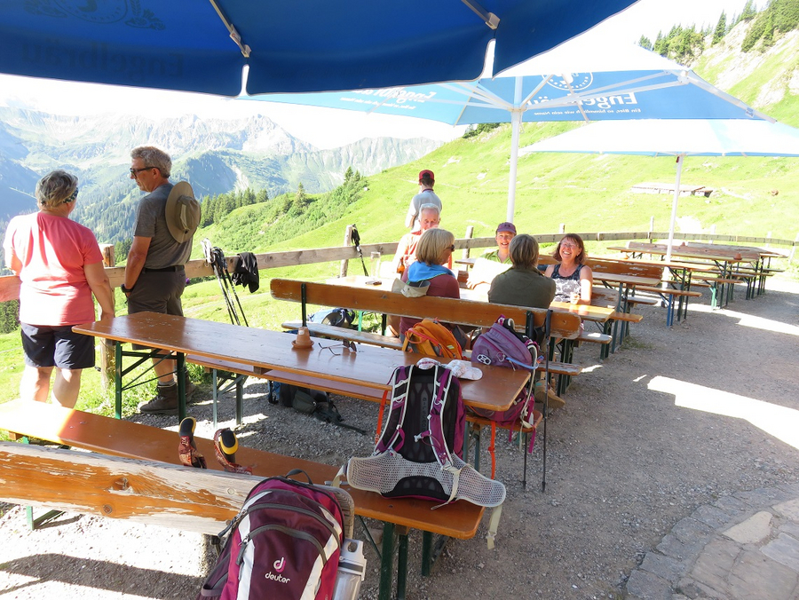 Rast an der oberen Lüchlealpe
