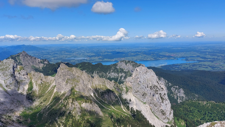 Blick ins Unterland mit Forggensee